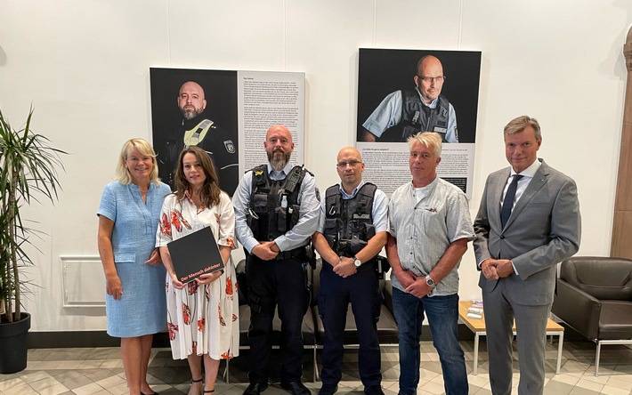 Ausstellung Der Mensch dahinter