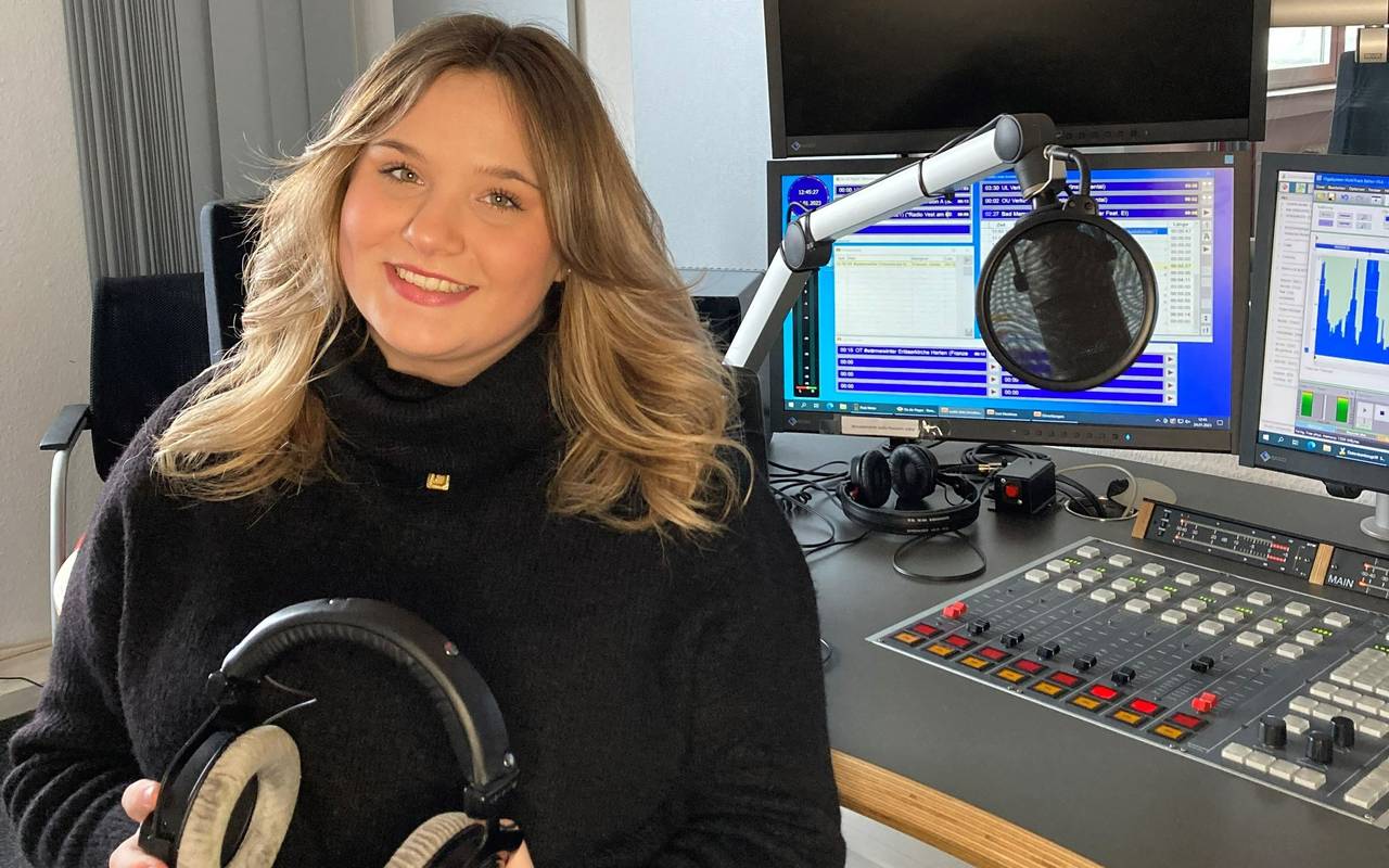 Svenja ist Praktikantin bei Radio Vest.