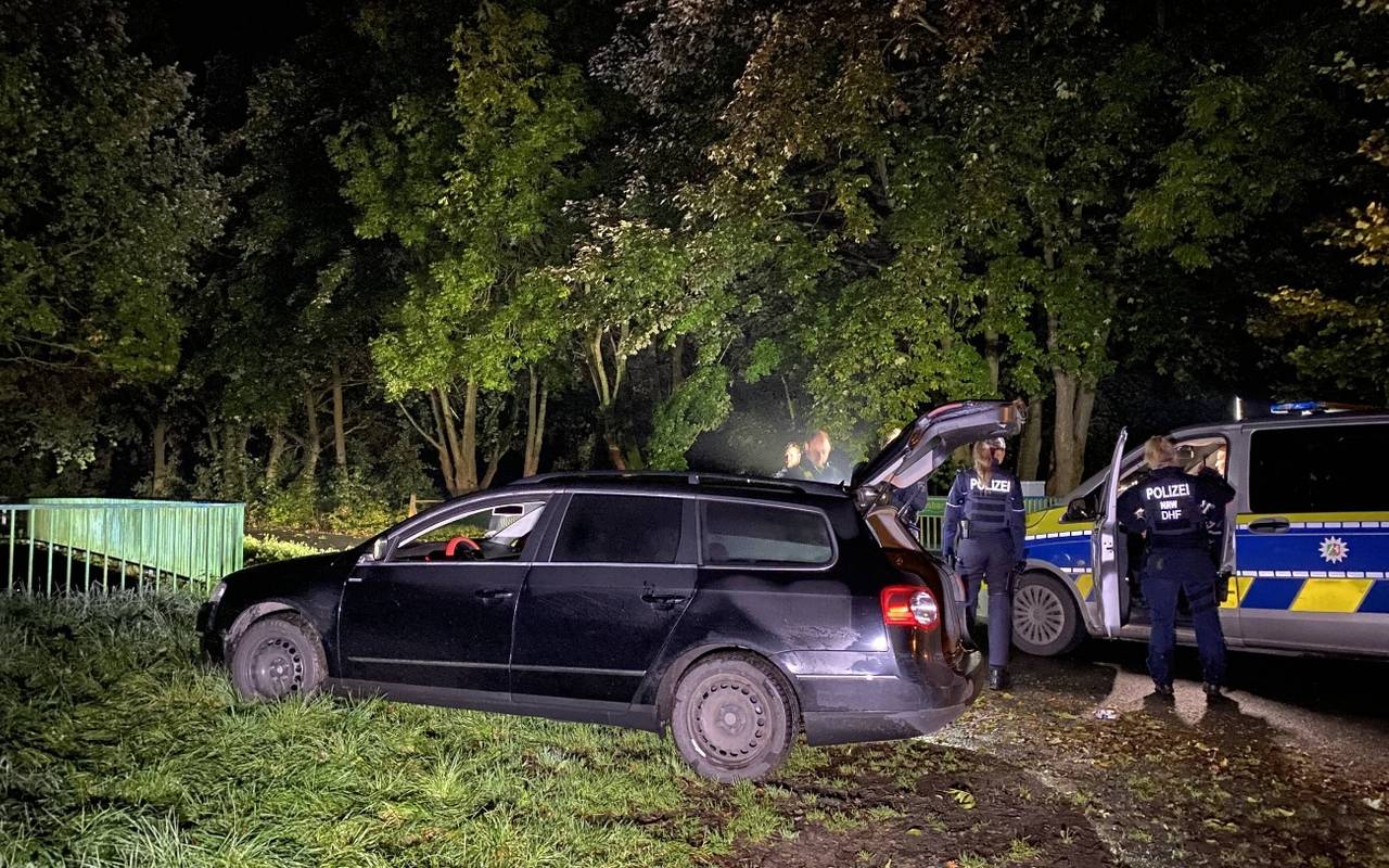 Die Polizei fand das verdächtige Auto nach der Verfolgungsfahrt verlassen in Dorsten auf.