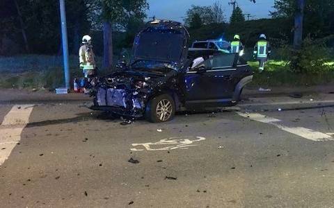 Der Wagen des Unfallverursachers wurde bei dem Crash stark beschädigt.