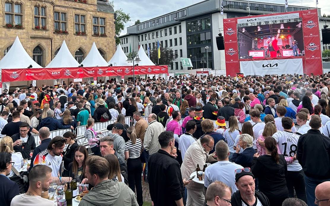 Zum EM-Public Viewing in Recklinghausen kamen bisher tausende Fußball-Fans.