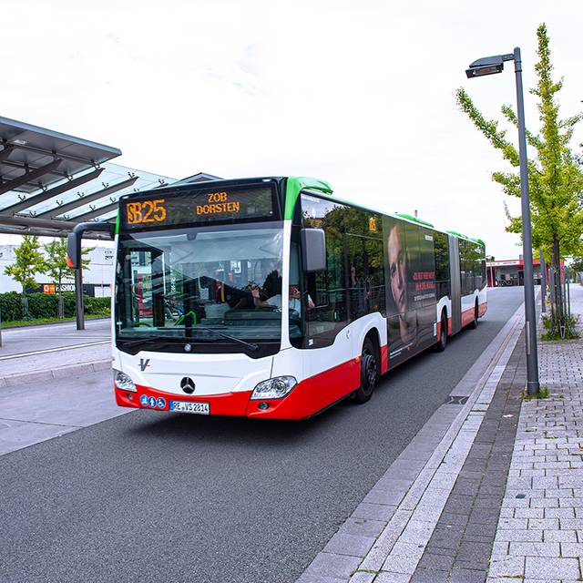 Ein Bus der Vestische auf den Straßen im Kreis Recklinghausen unterwegs