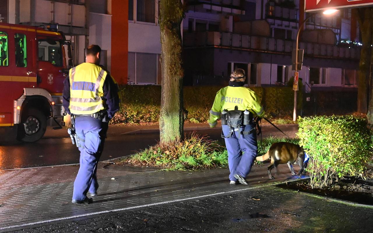 Die Polizei setzte bei ihrer Suche nach dem vermissten Kind in Dorsten auch einen Spürhund ein.