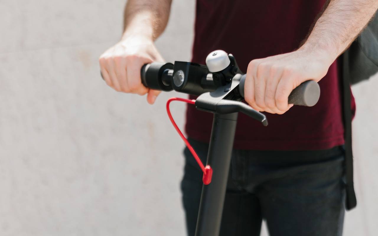 Symbolbild: Ecooter Fahrer