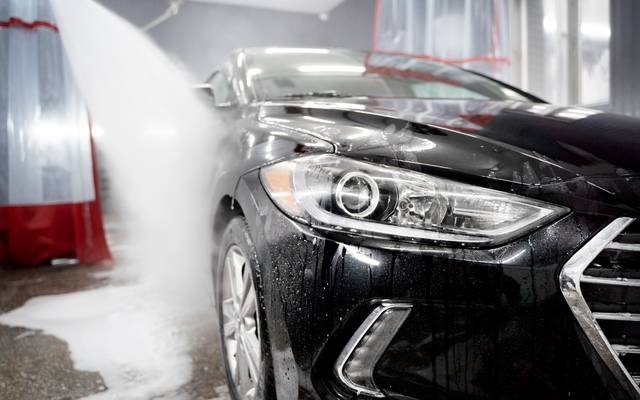 Symbolbild: Auto in der Waschanlage