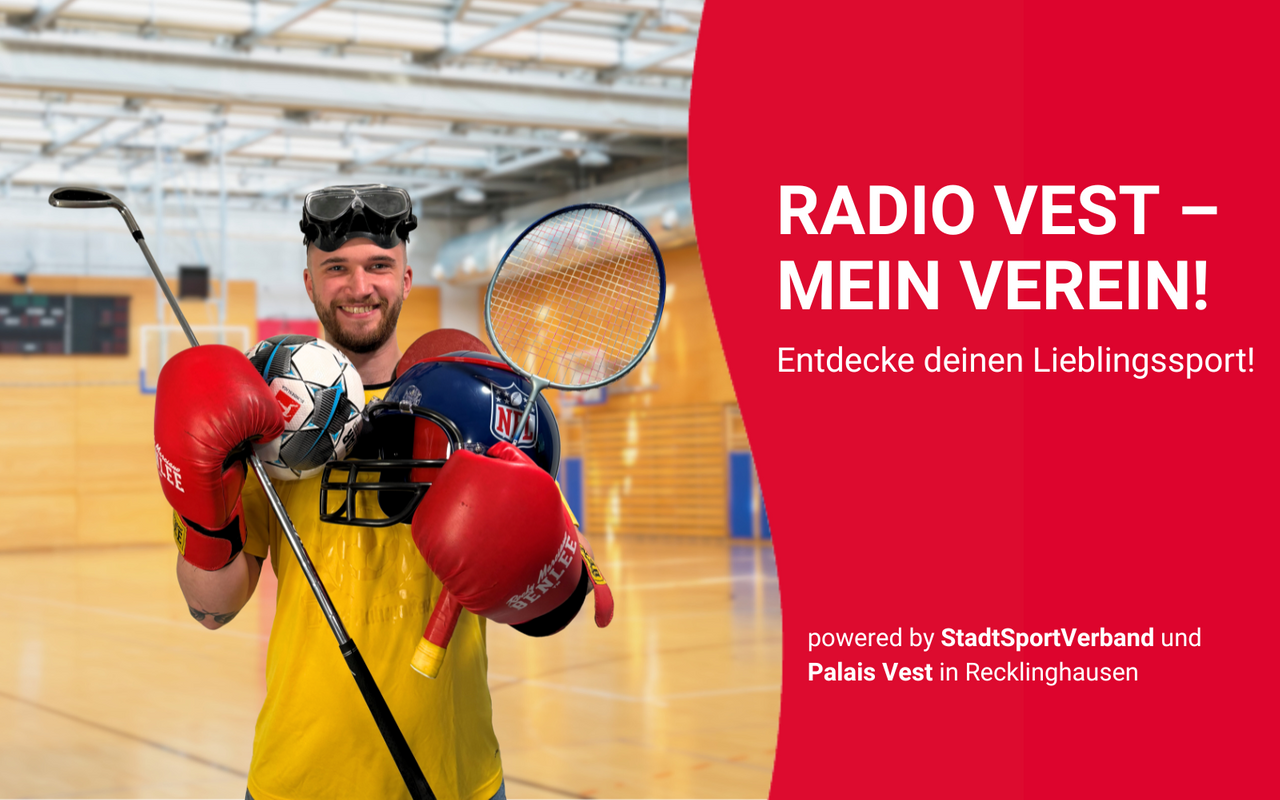 Jan Schmitz mit verschiedenen Sport-Utensilien.