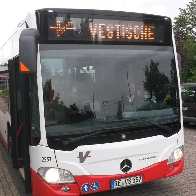 Ein Bus der Vestische auf den Straßen unterwegs.