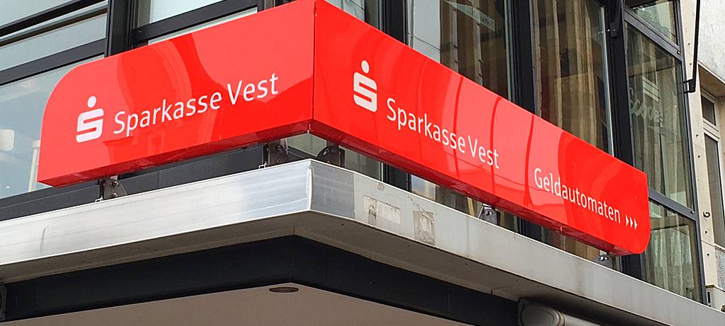 Sparkasse überprüft alle Filialen wegen Automatensprengung
