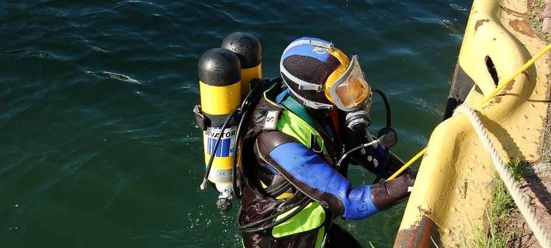 Die Schleuse in Gelsenkirchen bei einer Feuerwehrübung.