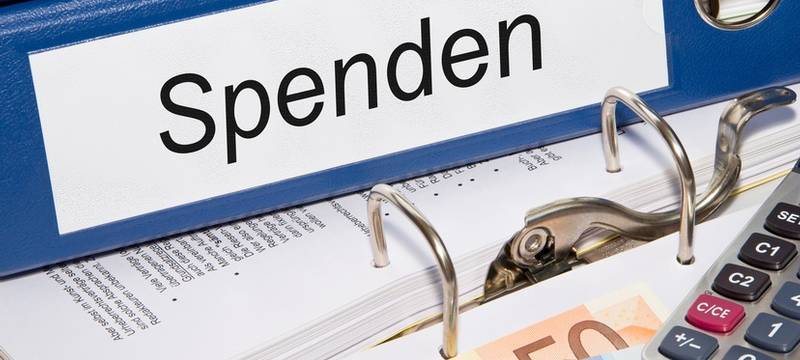 Sportgericht bestraft Vereine wegen Militärgruß