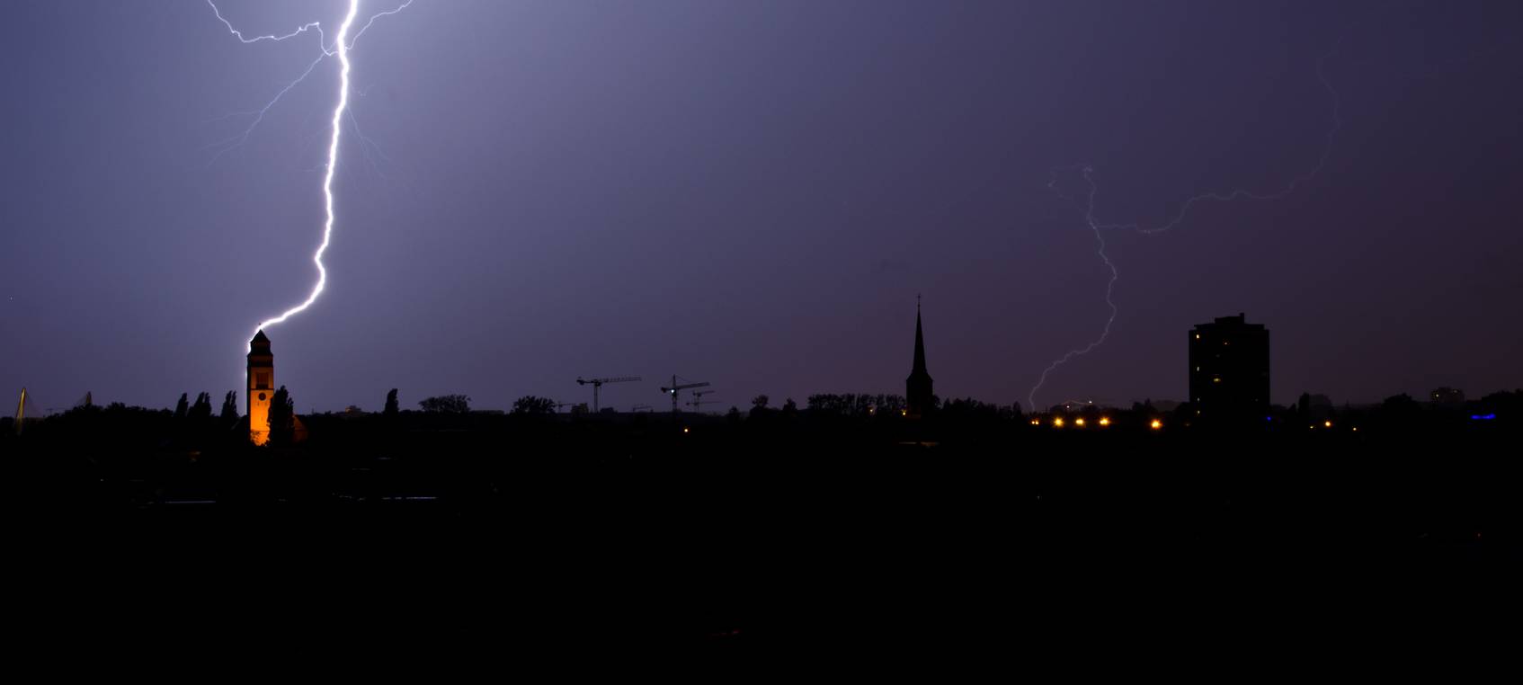 Blitzeinschlag sorgt für Bahnprobleme