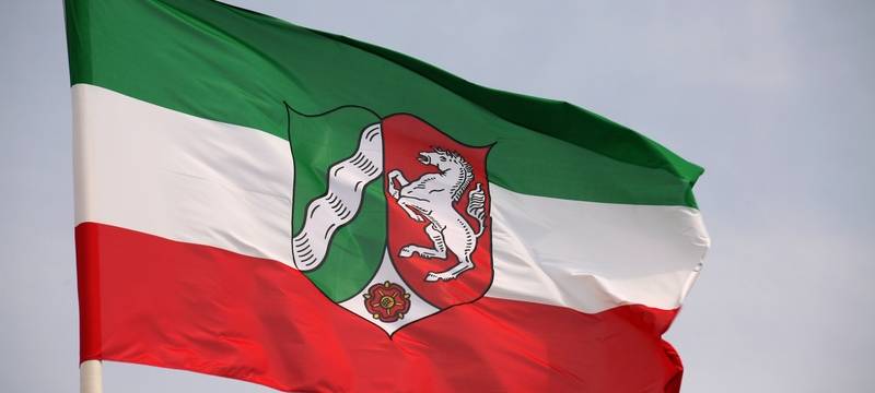 Kreis: Flaggen auf Halbmast