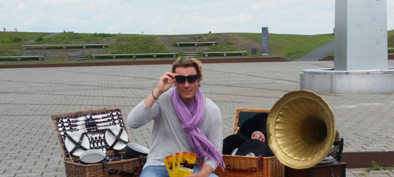 Tausende feiern Sunset-Picknick