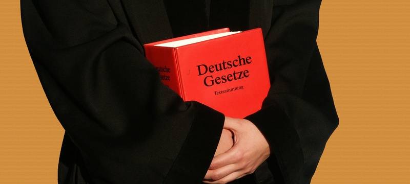 Mädchen sexuell bedrängt: Teilgeständnis vor Gericht