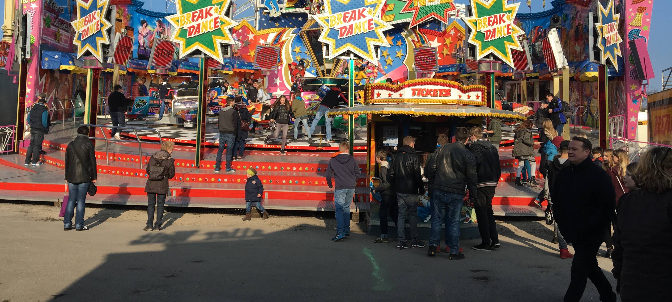 Palmkirmes Recklinghausen leidet unter Dauerregen
