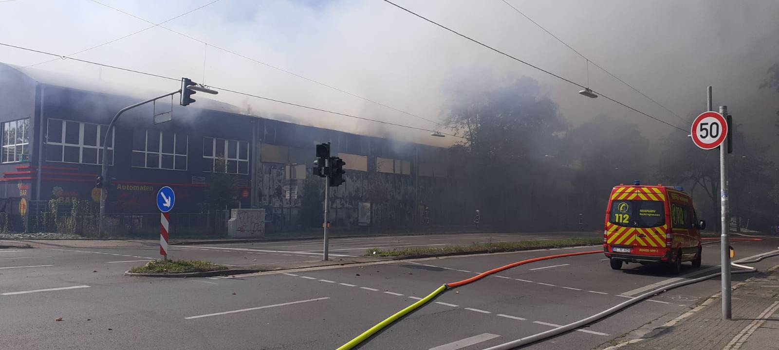 Indoorspielplatz steht in Flammen