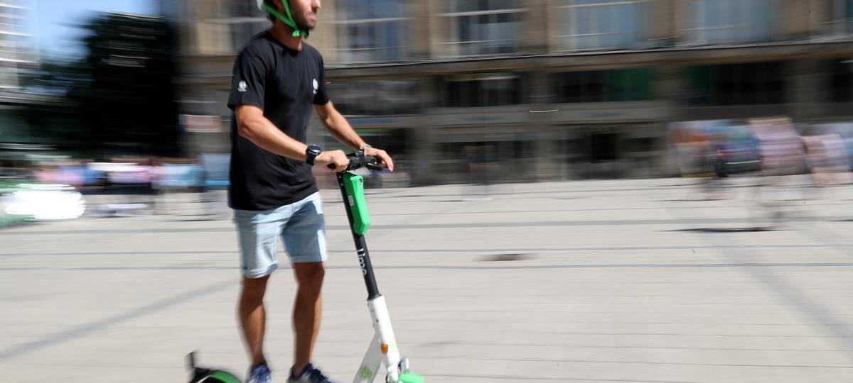 Wild abgestellte E-Roller in Recklinghausen melden