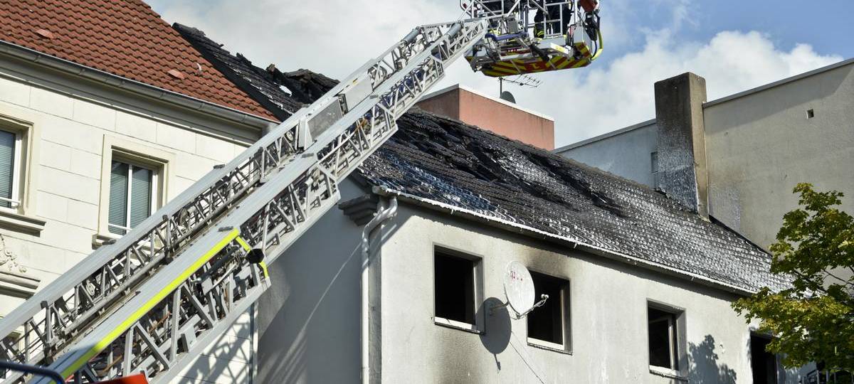 Sieben schwer verletzte Kinder bei Brand in Mehrfamilienhaus