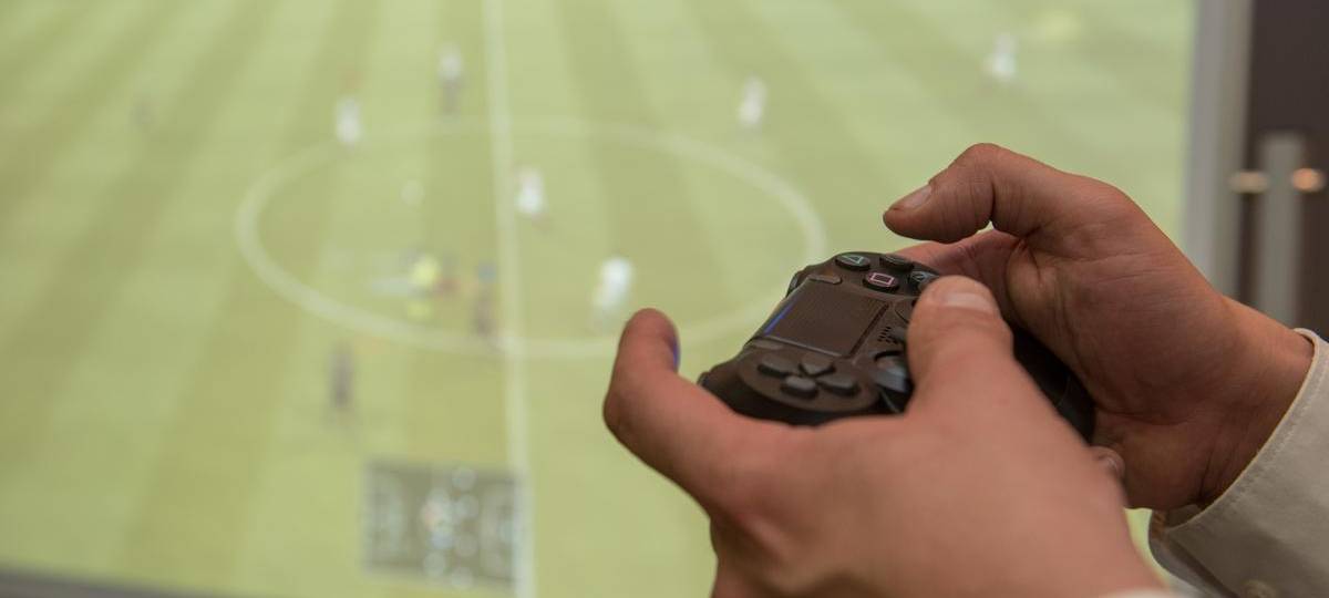 eSportler räumt 50.000 Dollar Preisgeld ab