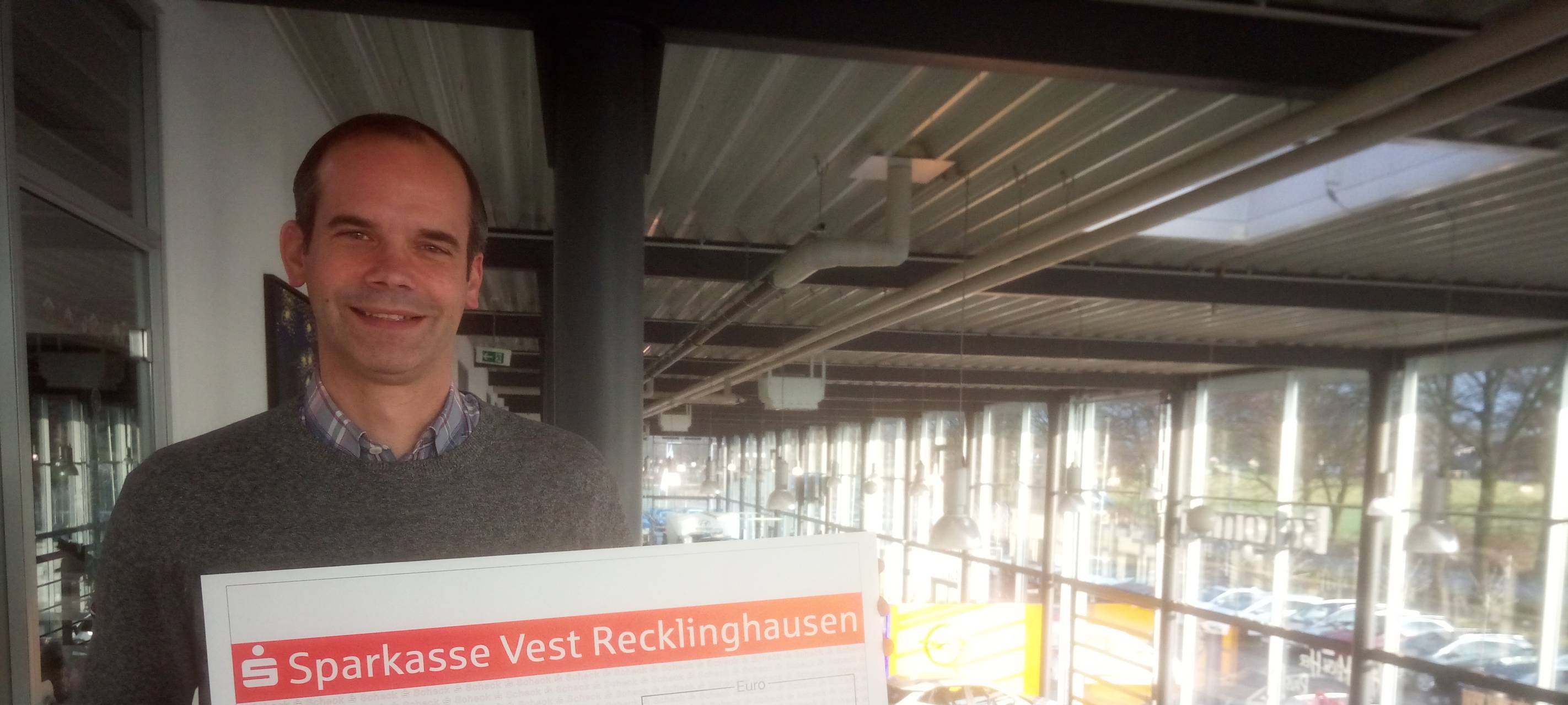 Autohaus Borgmann unterstützt Lichtblicke mit 3000 Euro