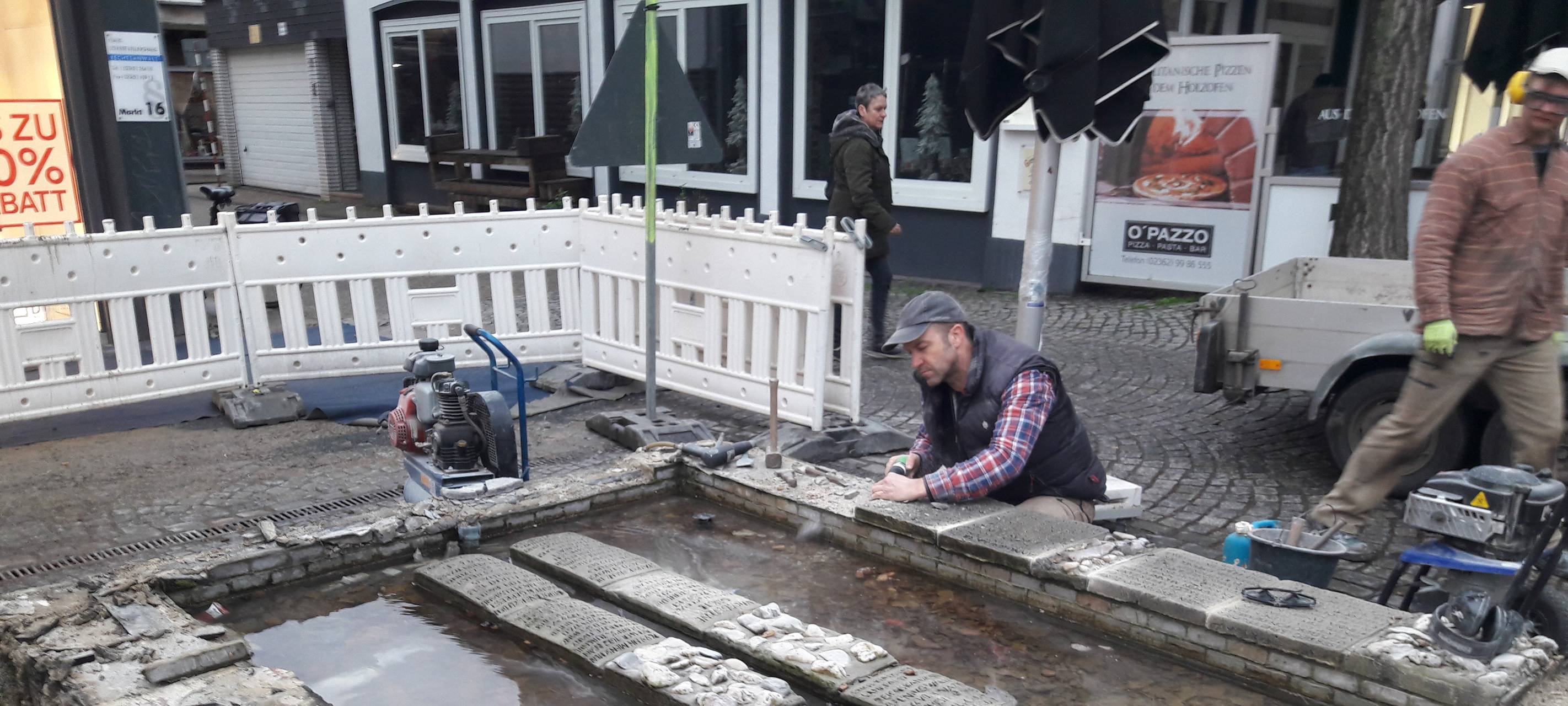Ungewöhnliche Arbeiten am Marktplatz