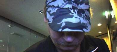 Polizei sucht Räuber nach Überfall