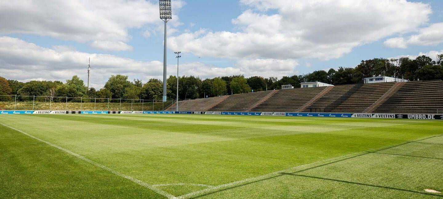 Erstes Schalke-Training - mit Fans