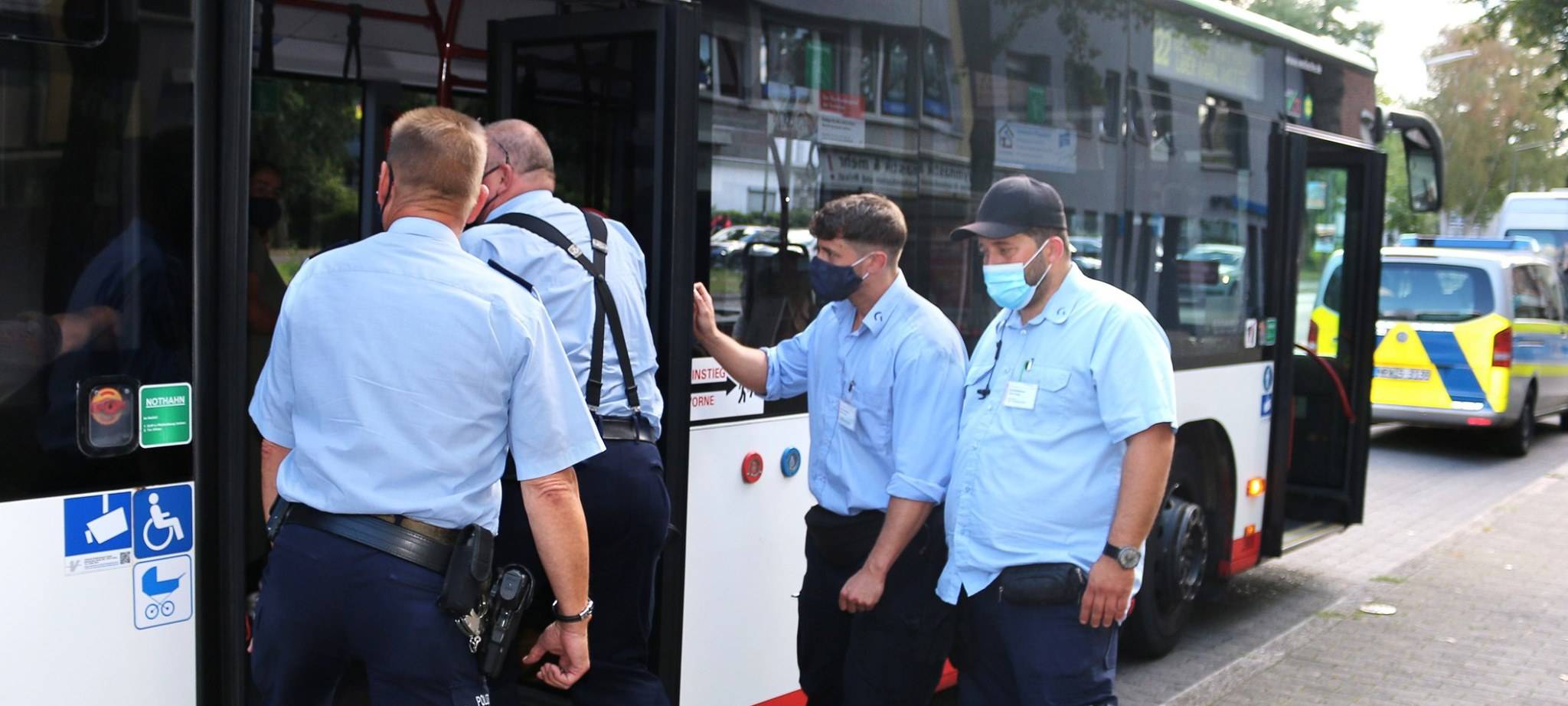 Vestische kontrolliert Maskenpflicht