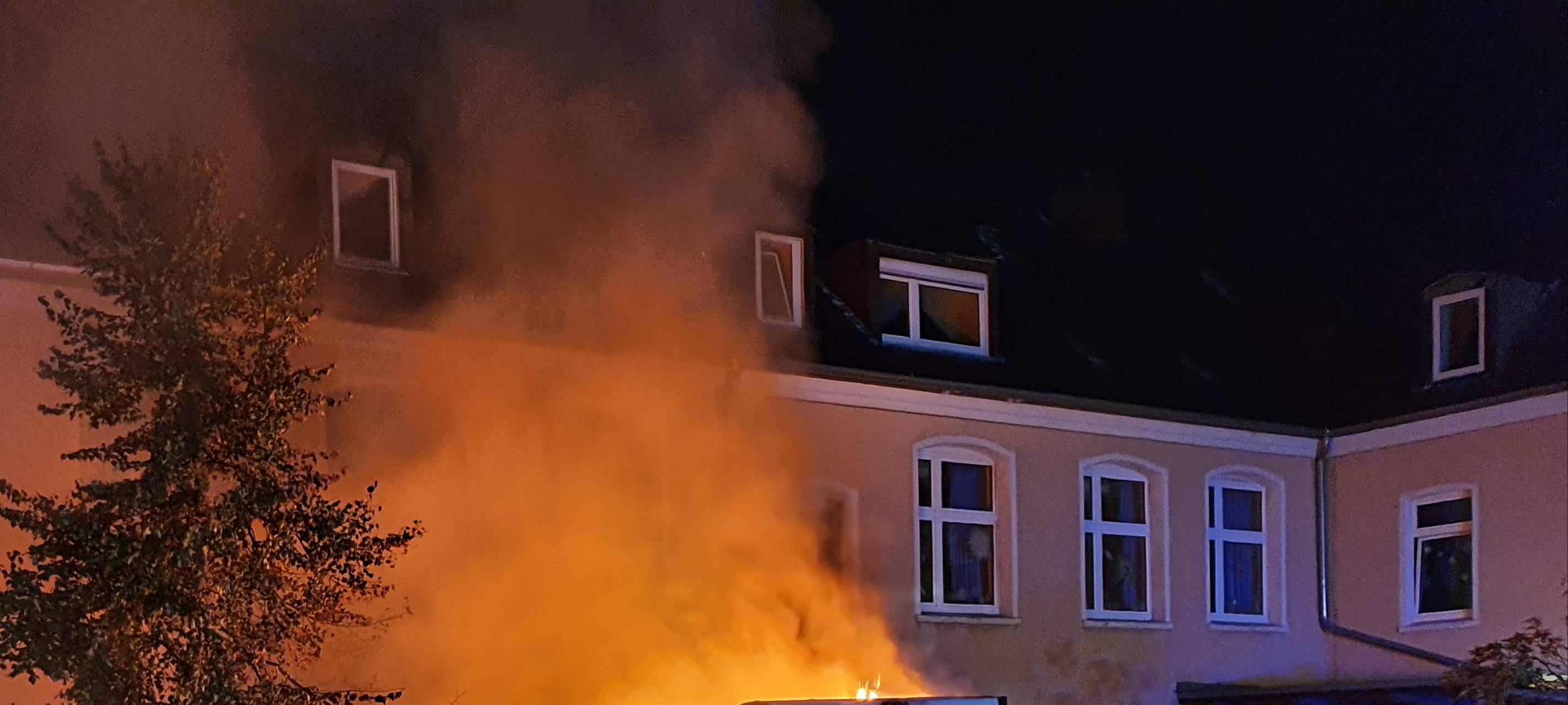 Feuerwehr muss zwei große Brände löschen