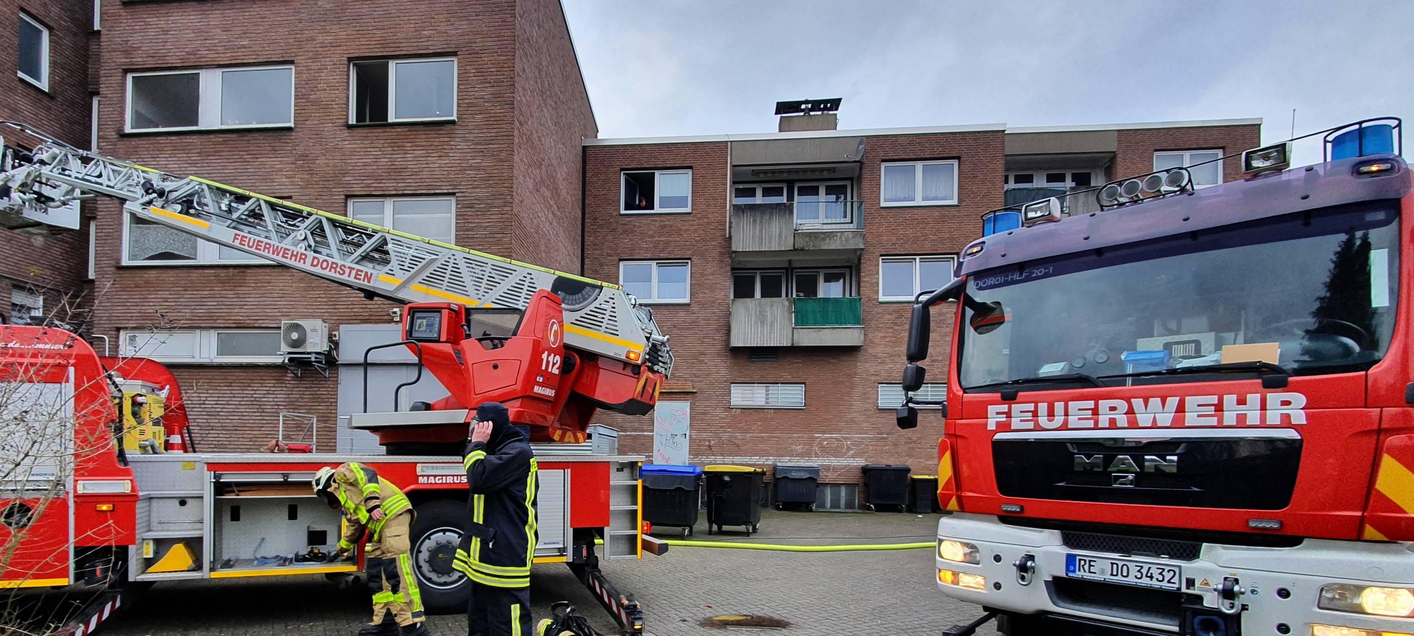 Feuer in Wohnhaus war Brandstiftung: Polizei sucht Zeugen