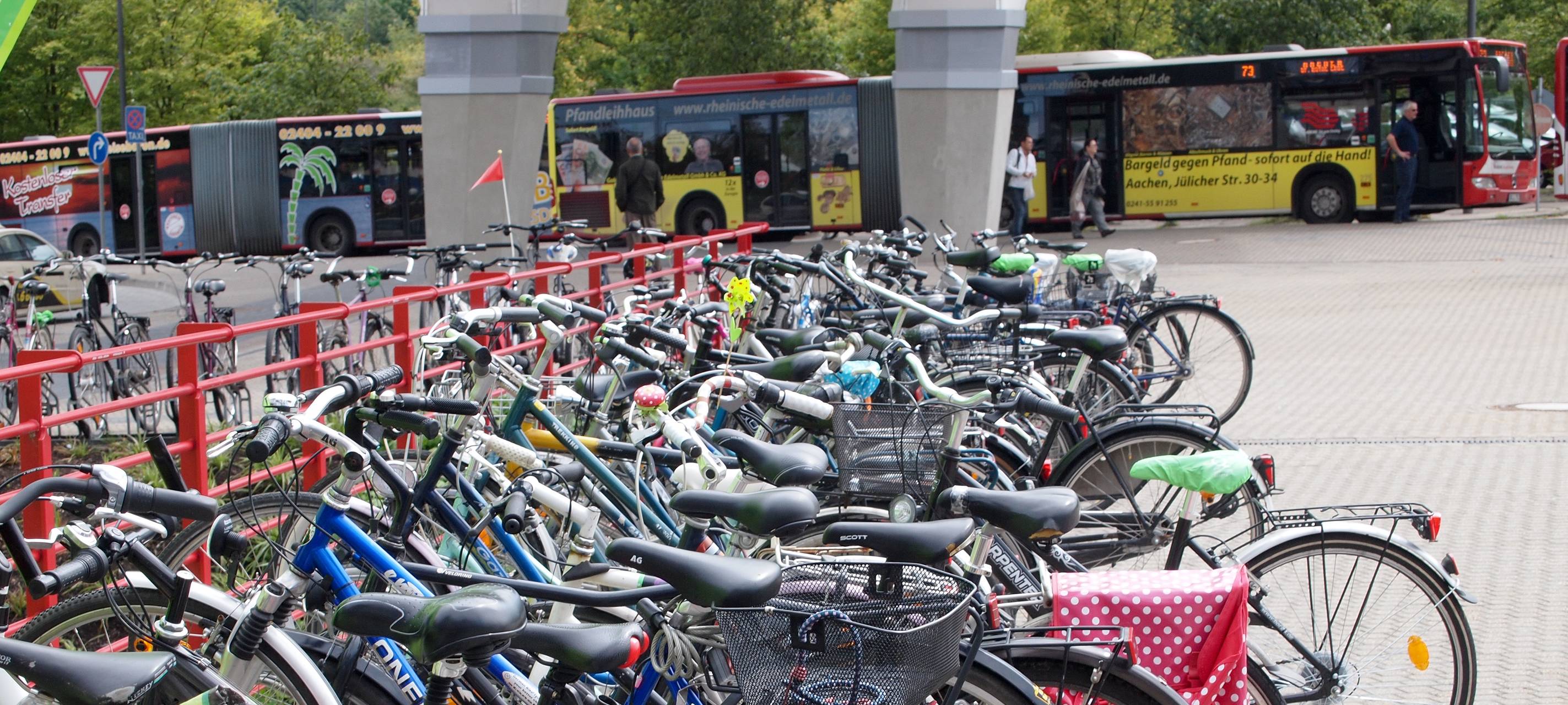 Neue Radstation eingeweiht