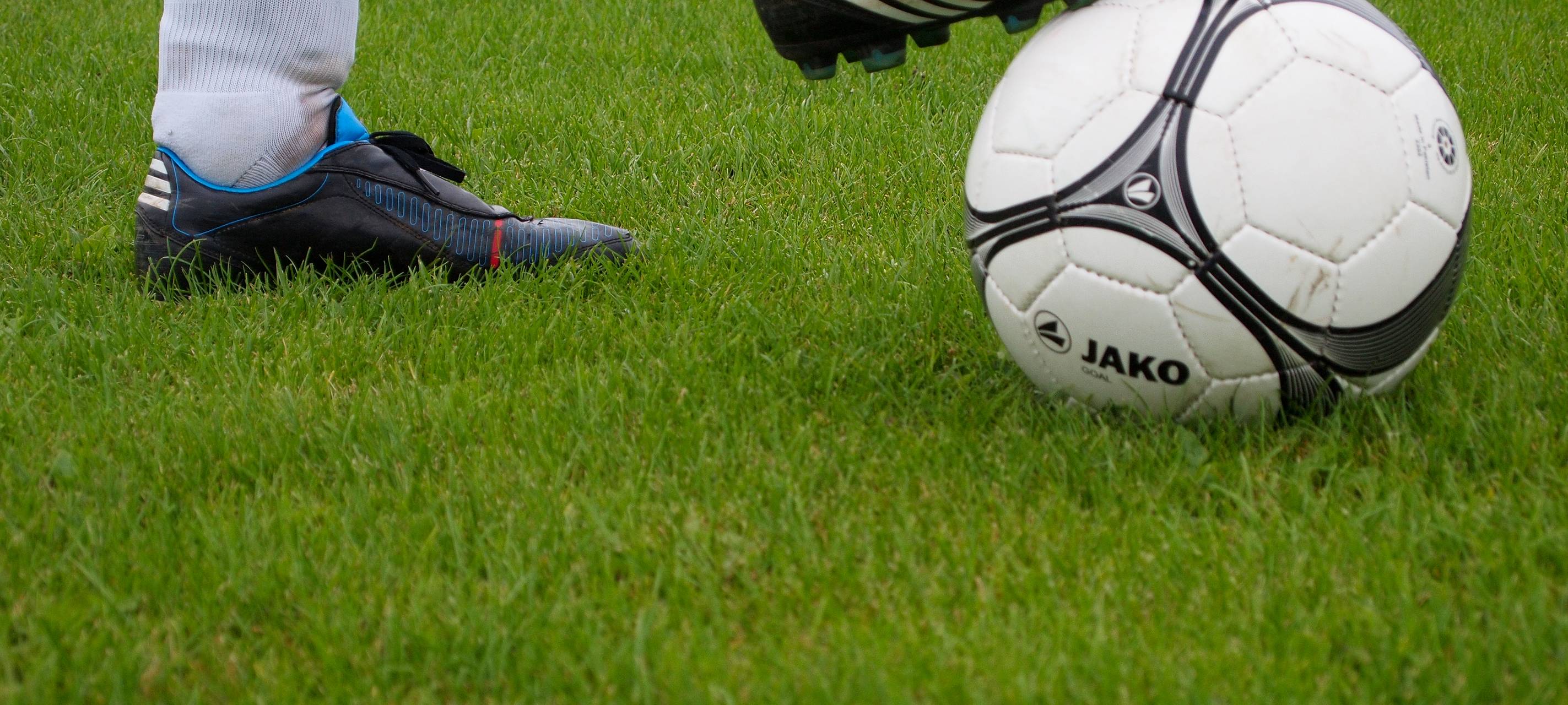 Fußballer müssen nach Militärgruß vors Sportgericht