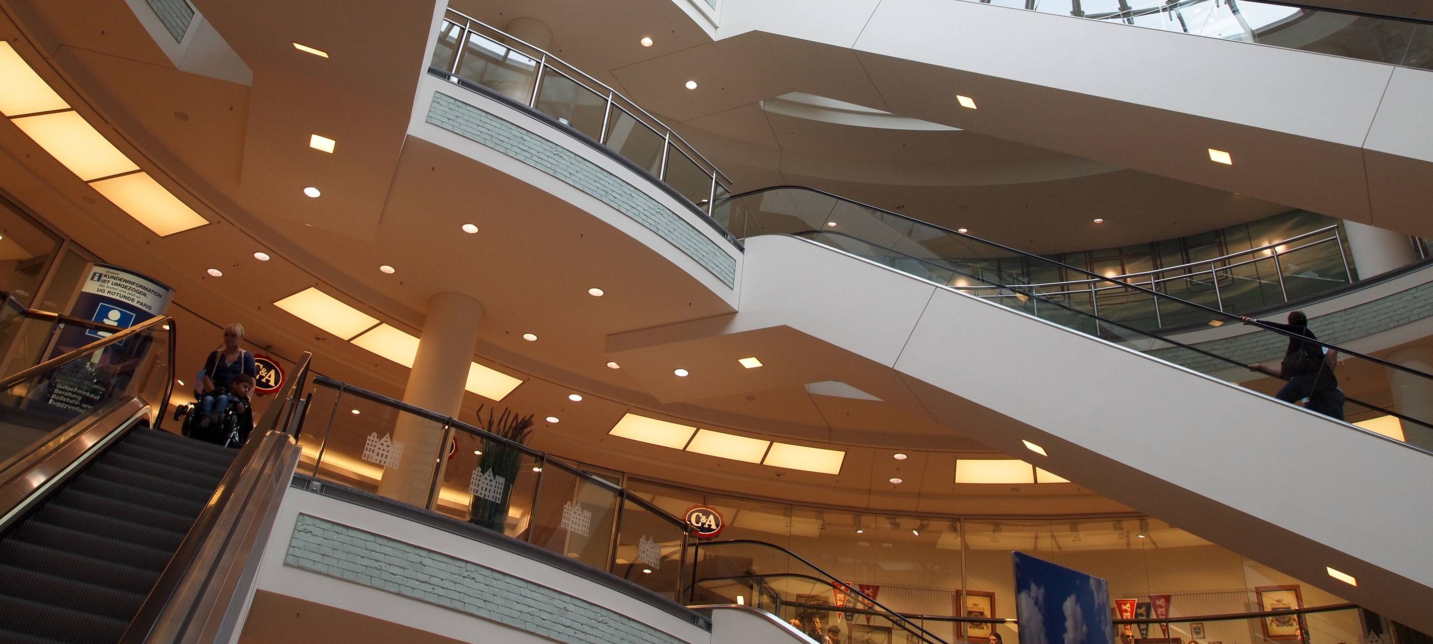 Größere Läden wieder geöffnet und neue Regelung bei Notbetreuung