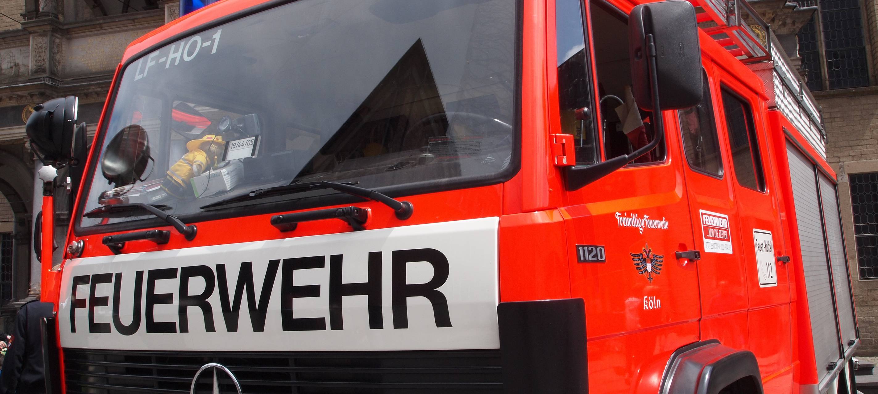 10 Verletzte bei Kellerbrand