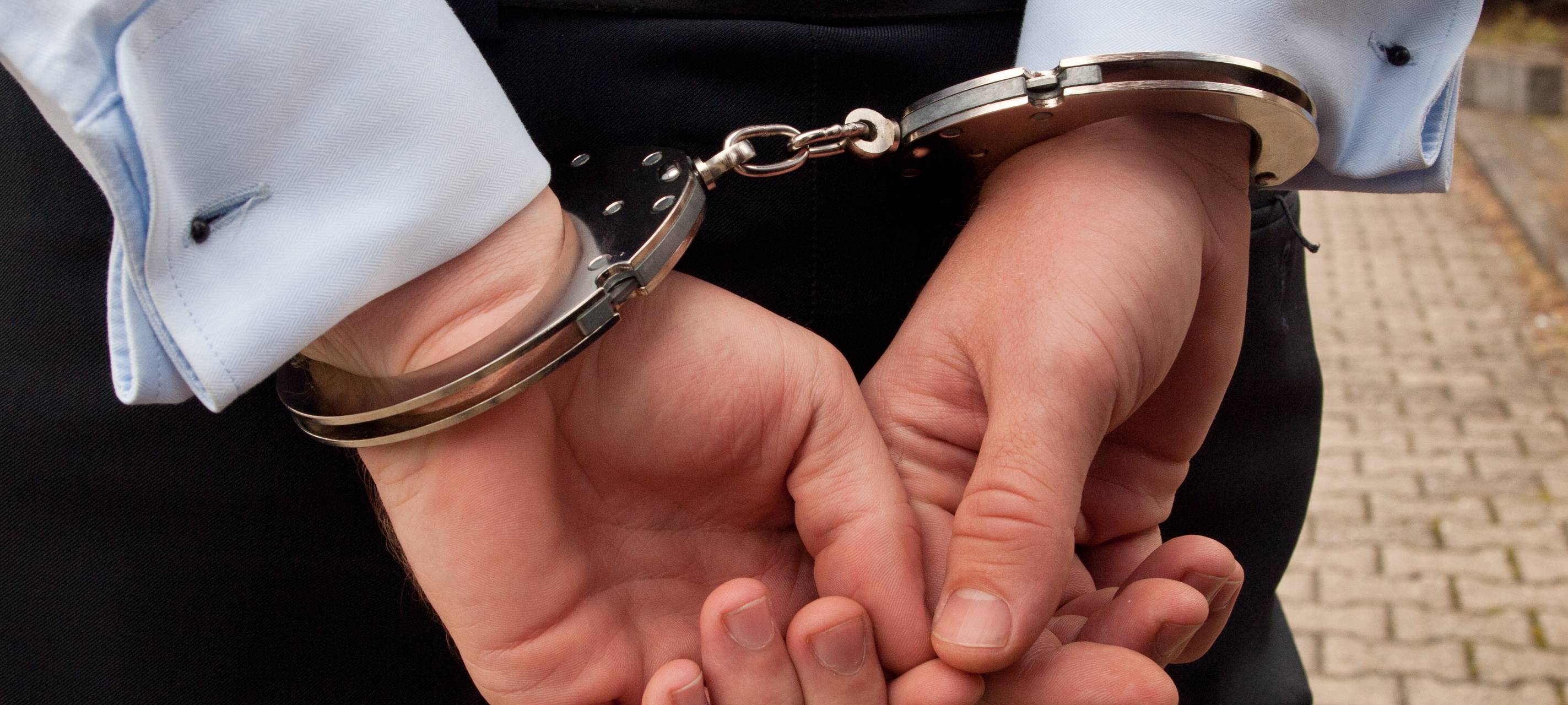 Brutaler Überfall: Polizei ermittelt drei Tatverdächtige