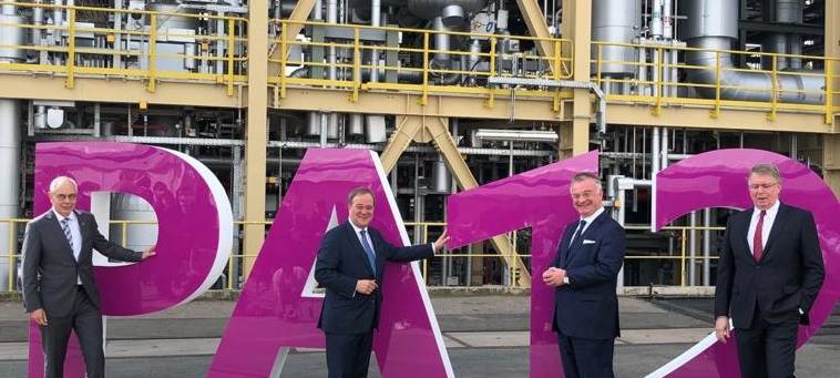 Laschet weiht neue 500-Millionen-Anlage im Chemiepark ein