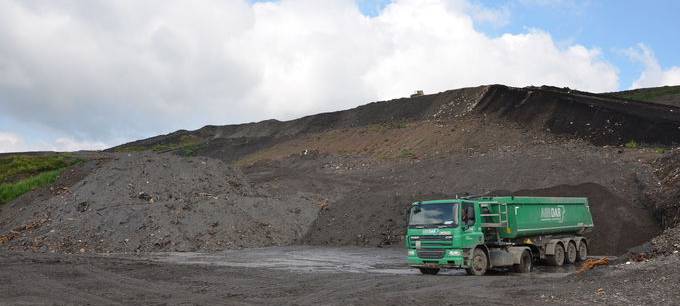 Deponie im Emscherbruch darf wachsen