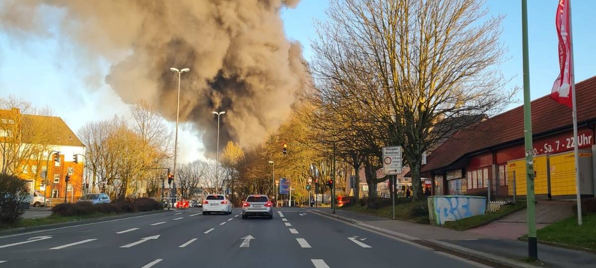 Große Rauchwolke bis in den Kreis zu sehen