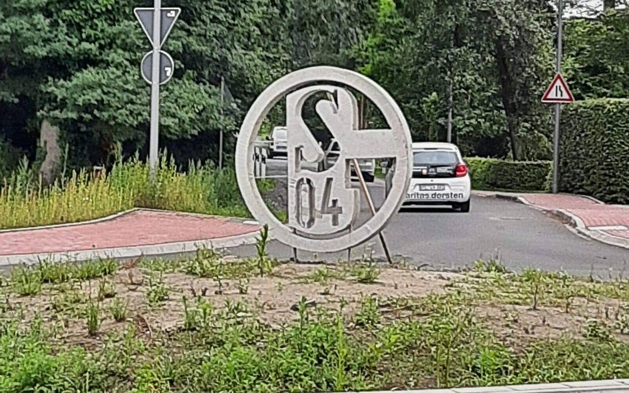 Schalke-Logo im Kreisverkehr