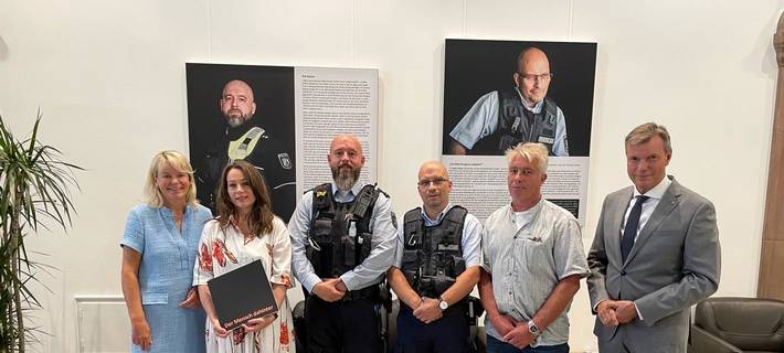 Ausstellung Der Mensch dahinter