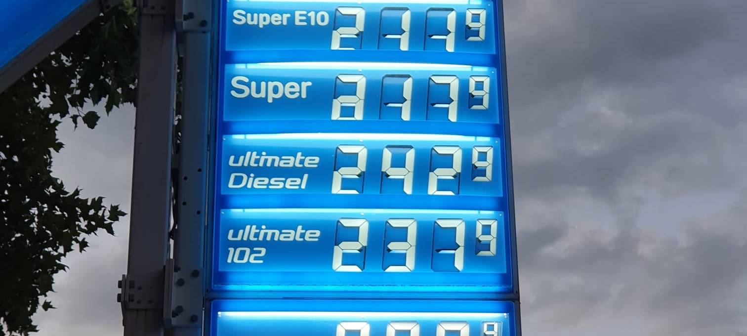 Tankrabatt ausgelaufen: Lange Warteschlangen an Tankstellen