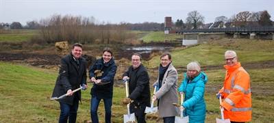 Erster Spatenstich für das neue größte Hochwasserrückhaltebecken der Emschergenossenschaft zwischen Castrop-Rauxel und Dortmund.