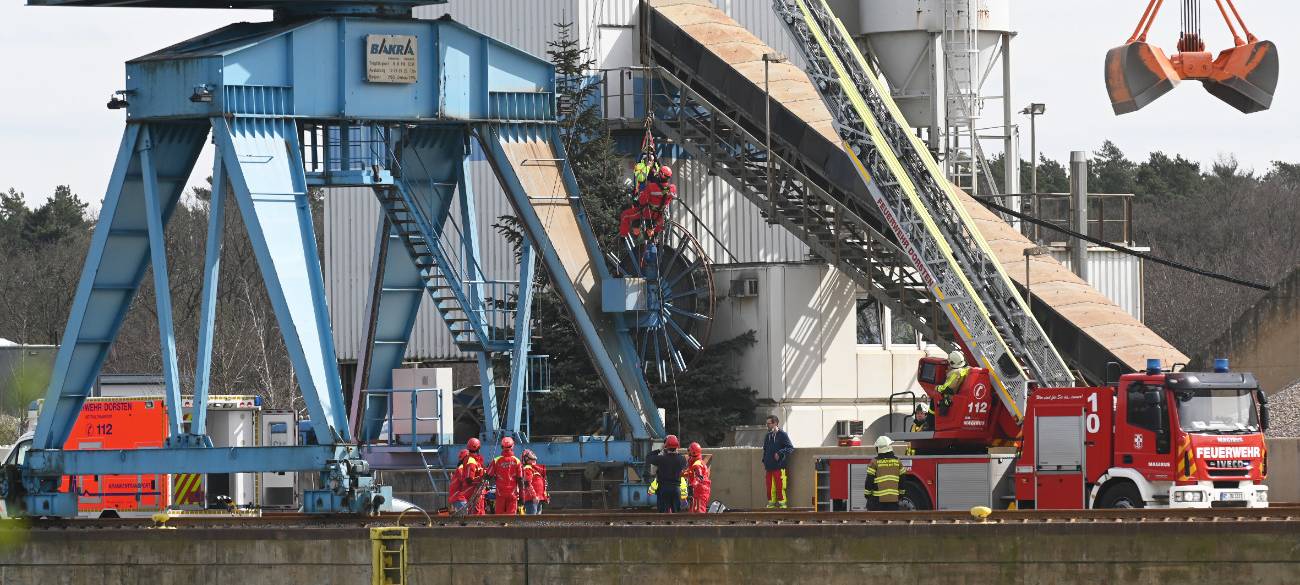 Dorsten: Kranführer von Höhenrettern in Sicherheit gebracht