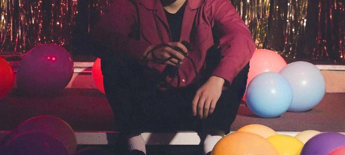 Tom Gregory - Never Look Back