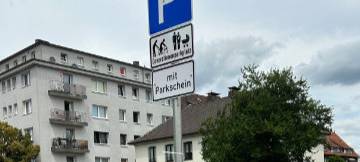 Ausgeschilderter Generationen-Parkplatz in der Waltroper Innenstadt.