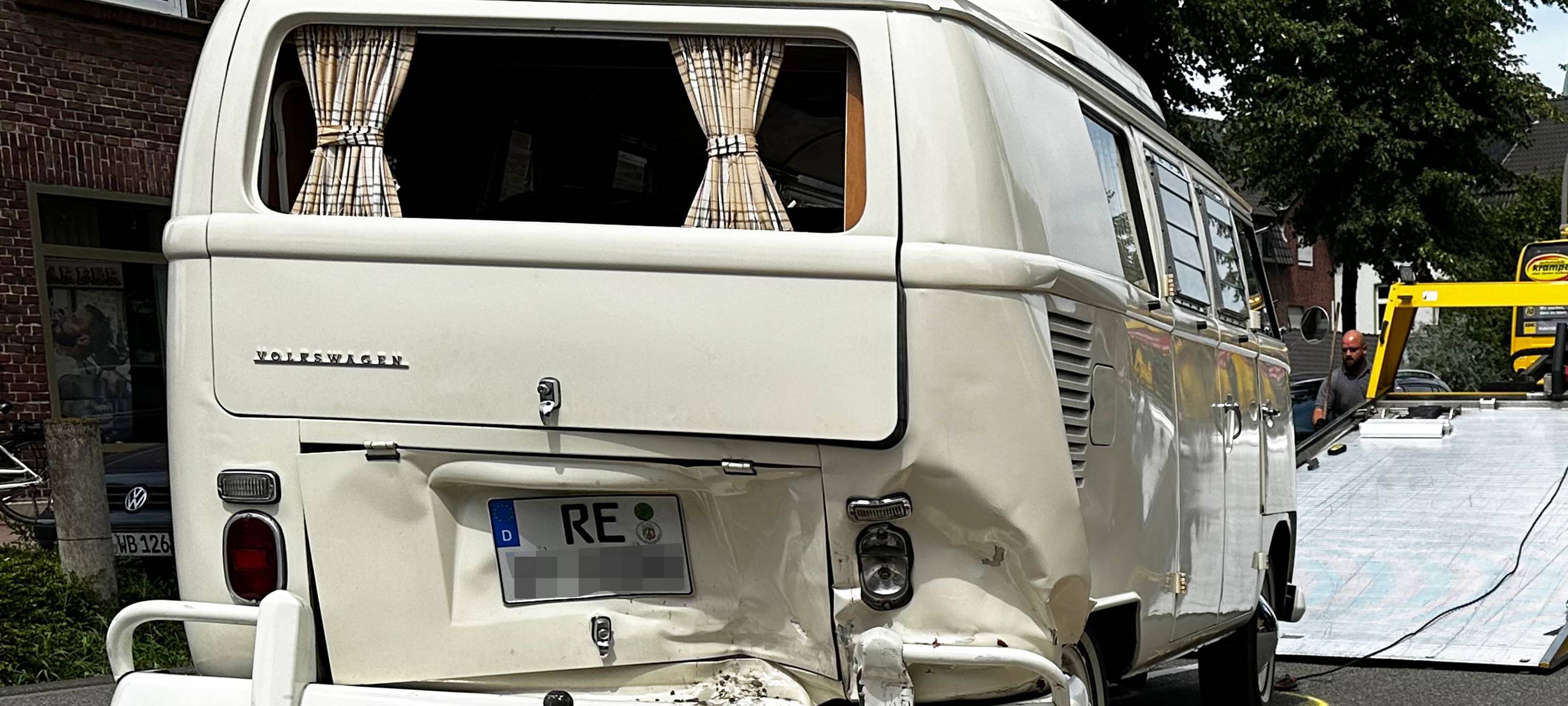 Unfall mit wertvollem VW-Bus in Dorsten