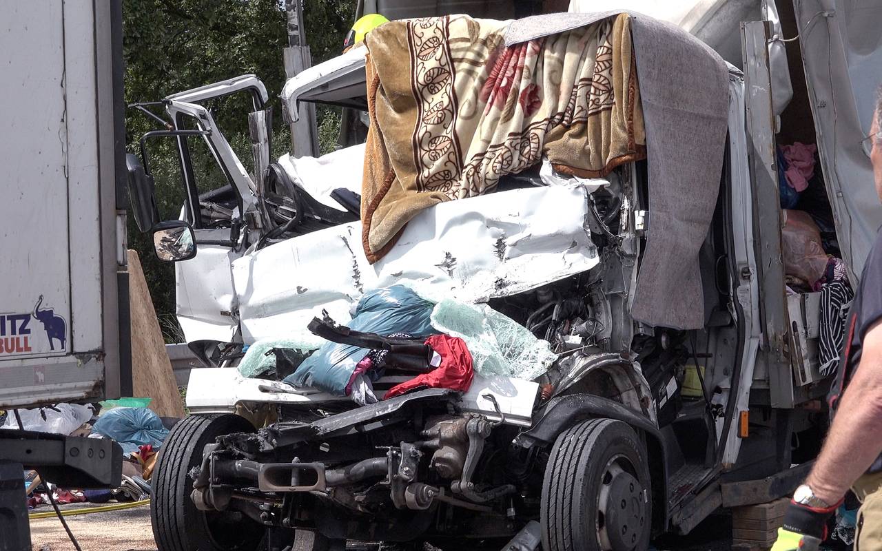 Bei einem schweren Verkehrsunfall auf der A3 kommen ein Dorstener und sein Beifahrer ums Leben.