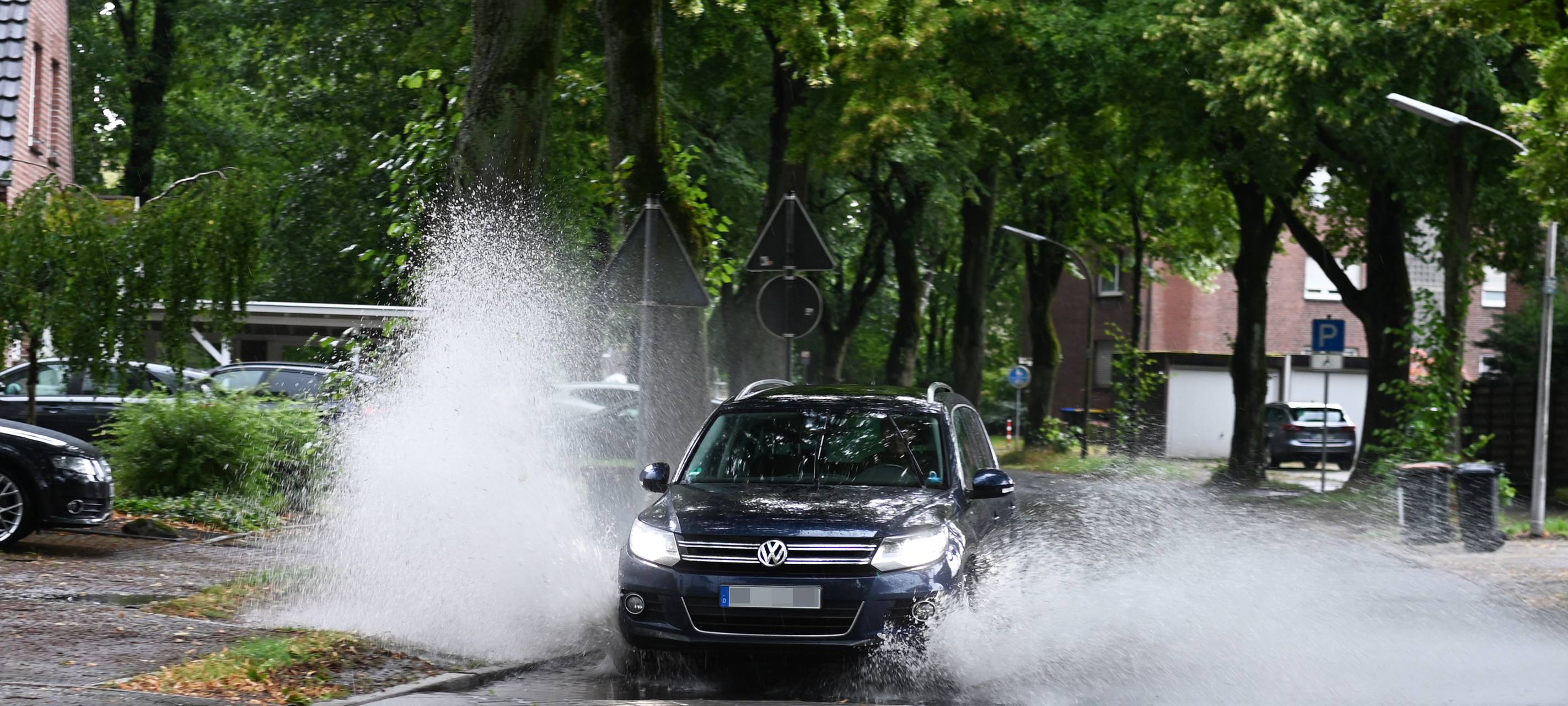 Überschwemmte Straßen nach Starkregen