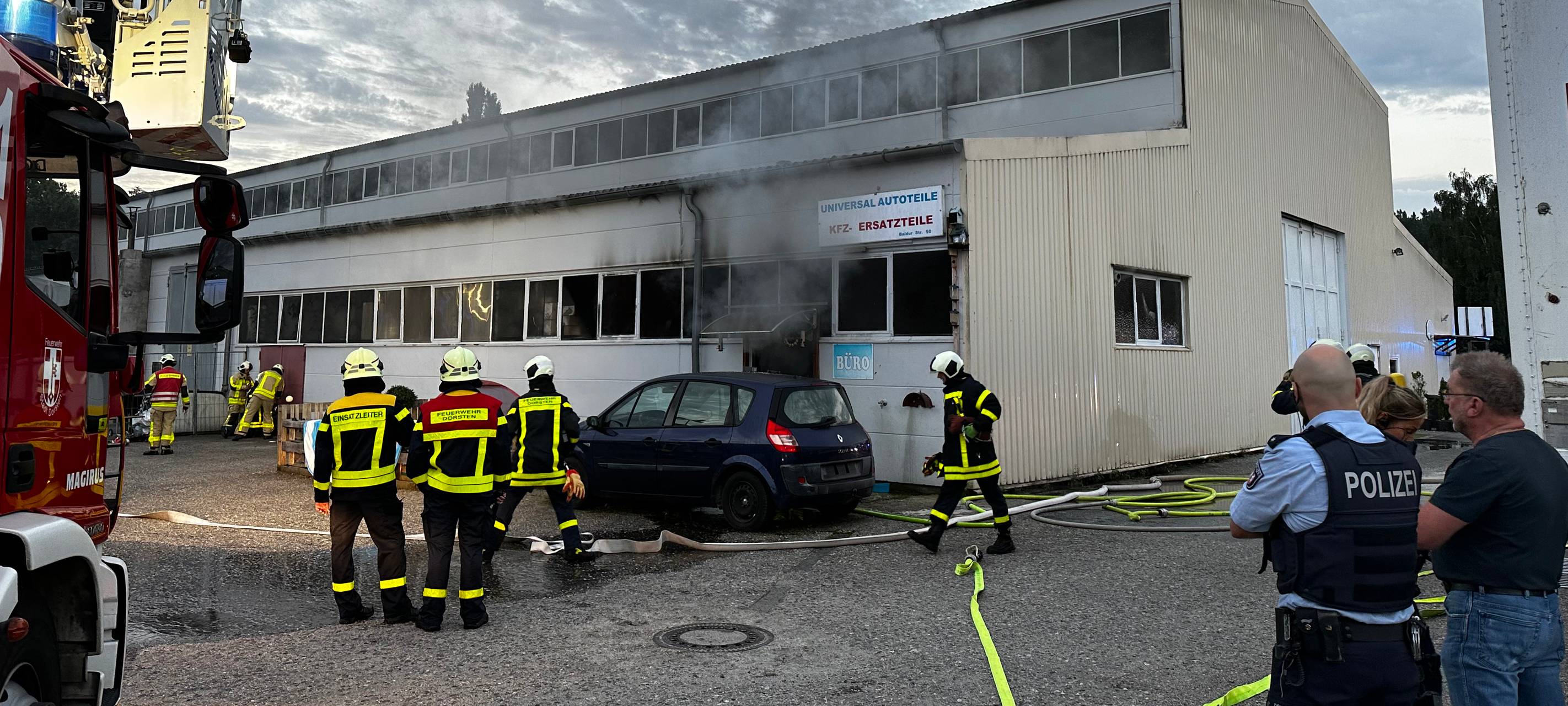 Brandalarm im Dorstener Gewerbepark: Feuerwehr im Großeinsatz