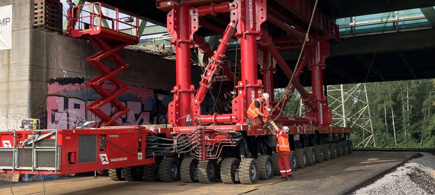 Recklinghausen: Osthälfte der Emschertalbrücke wird verschoben